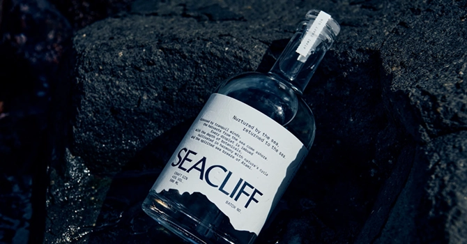 主力商品は「STANDARD CRAFT GIN」