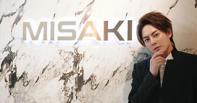 三崎優太氏の経歴